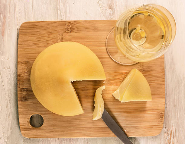 Tetilla cheese with white wine